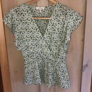 Women’s Top size large